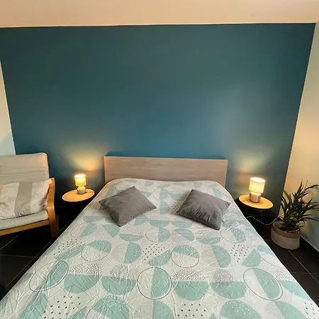 Belle Familiale A La Campagne Et Sa Piscine Chevrieres (Isere)